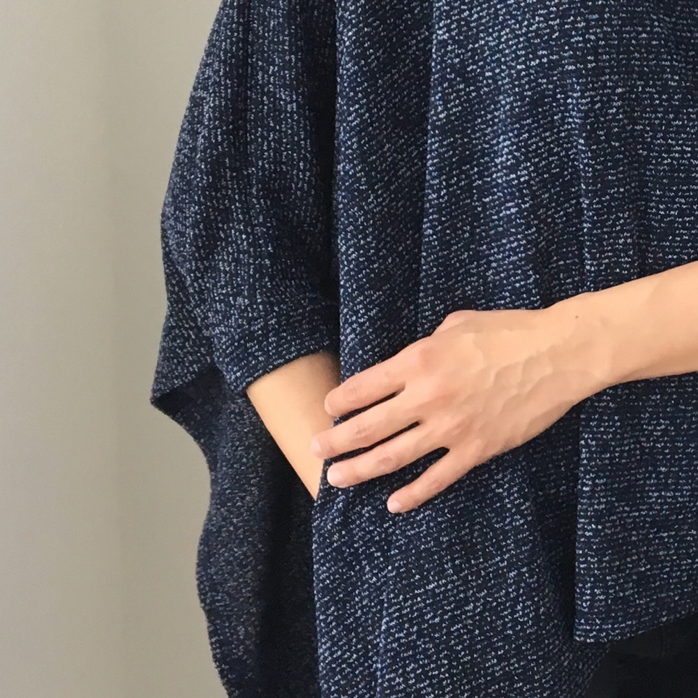 LAST 1 ! Loose fit trapeze poncho tunic top - Picture 5 of 8